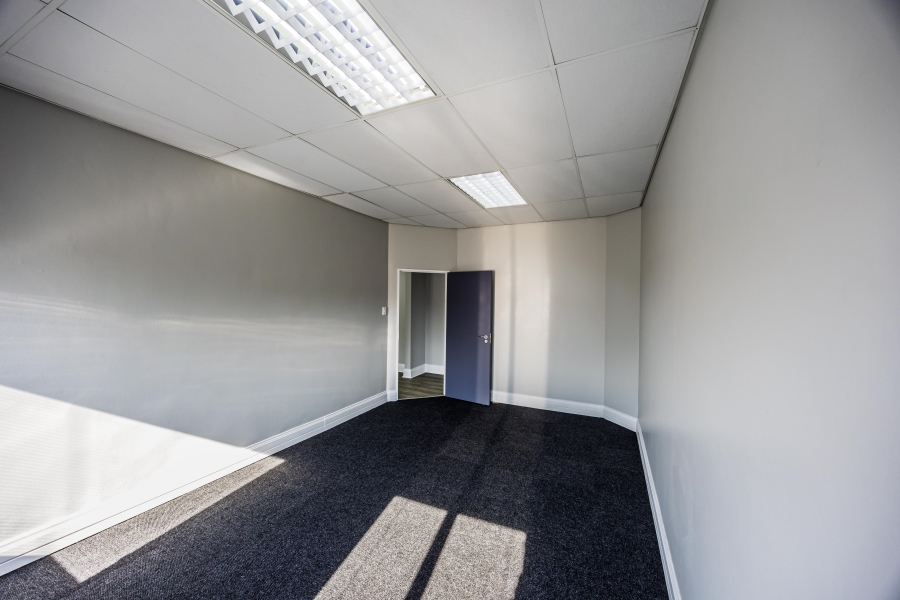 To Let Commercial Property for Rent in Selborne Eastern Cape